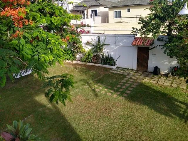 7/4 6 suites  5 c/ar  wi-fi 900m praia piscina churrasqueira  área verde 7 vagas  garagem  - Foto 7