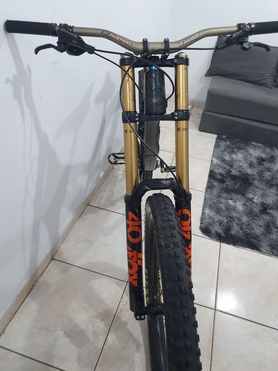 Bicicleta de downhill Intense M16 carbono - Foto 3