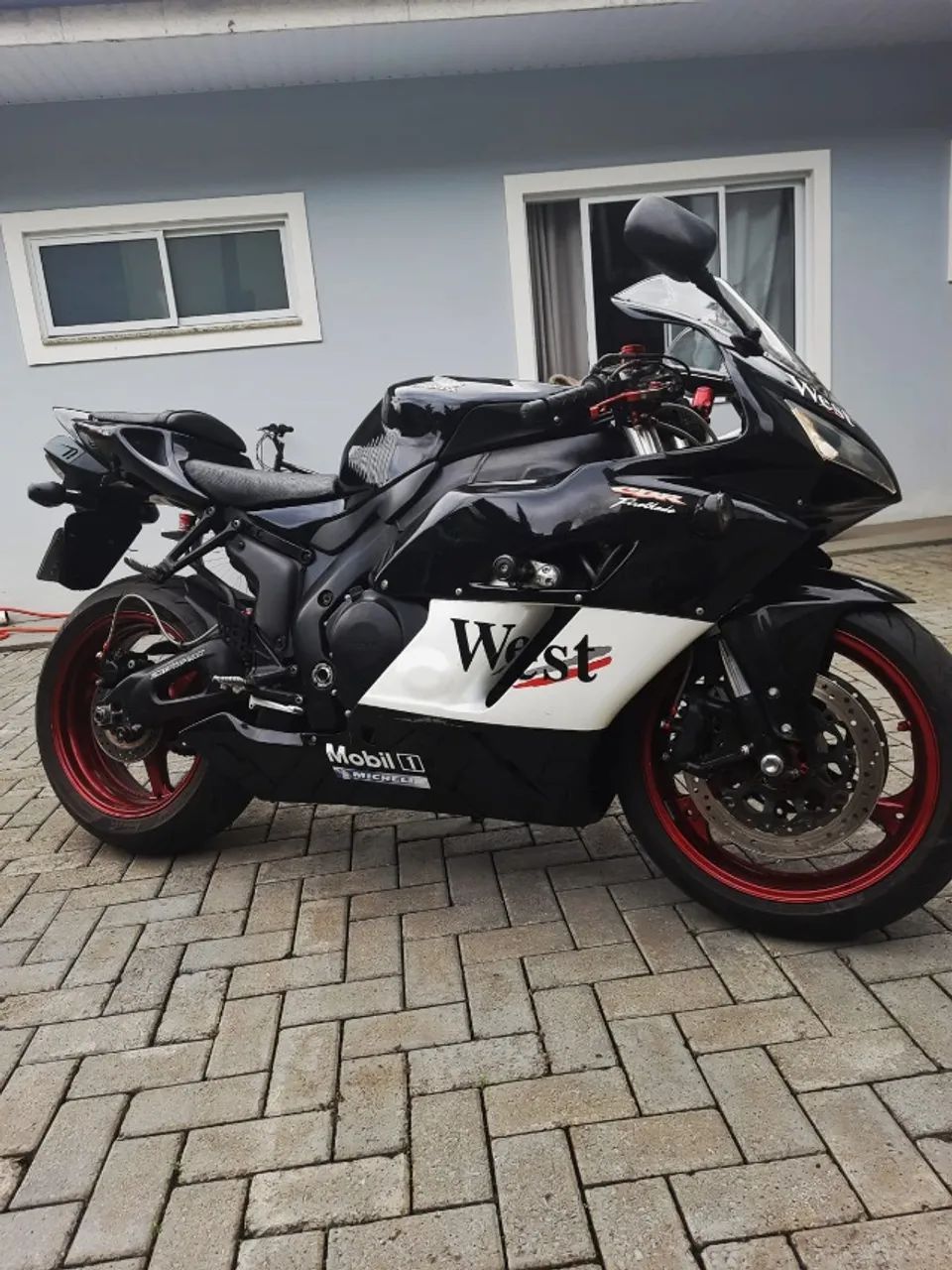 HONDA CBR 1000rr FIREBLADE 2005