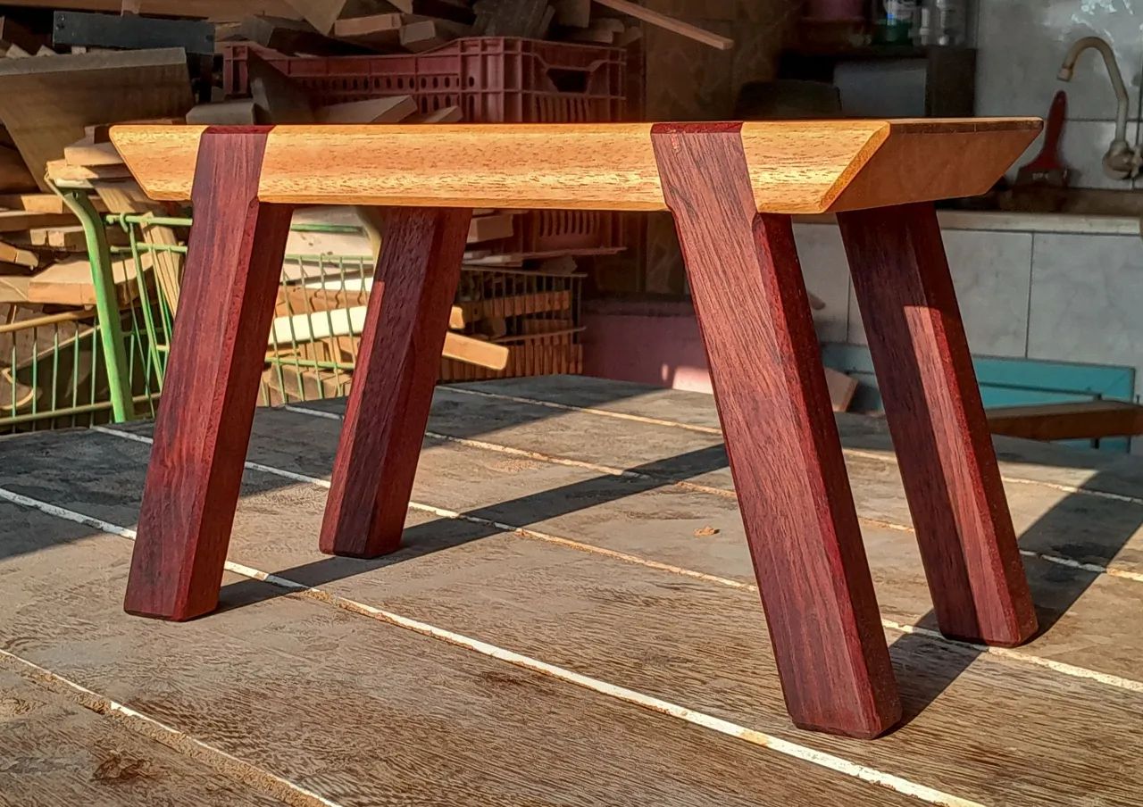 Banquinho de madeira maciça - Foto 3