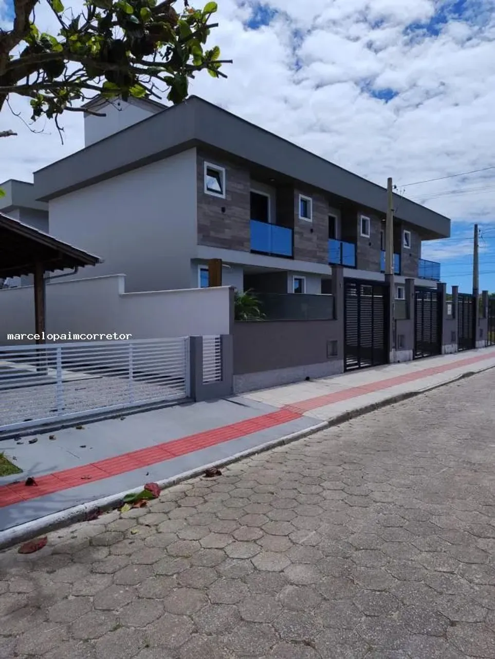 Sobrado para Venda em Palhoça, Praia do Sonho, 2 dormitórios, 2 suítes, 3 banheiros, 1 vag