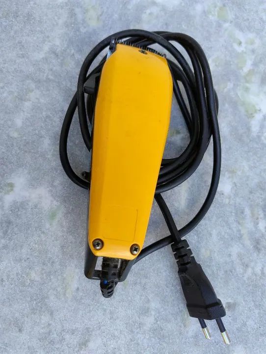 Máquina de cortar cabelo - profissional -  ideal para uso doméstico