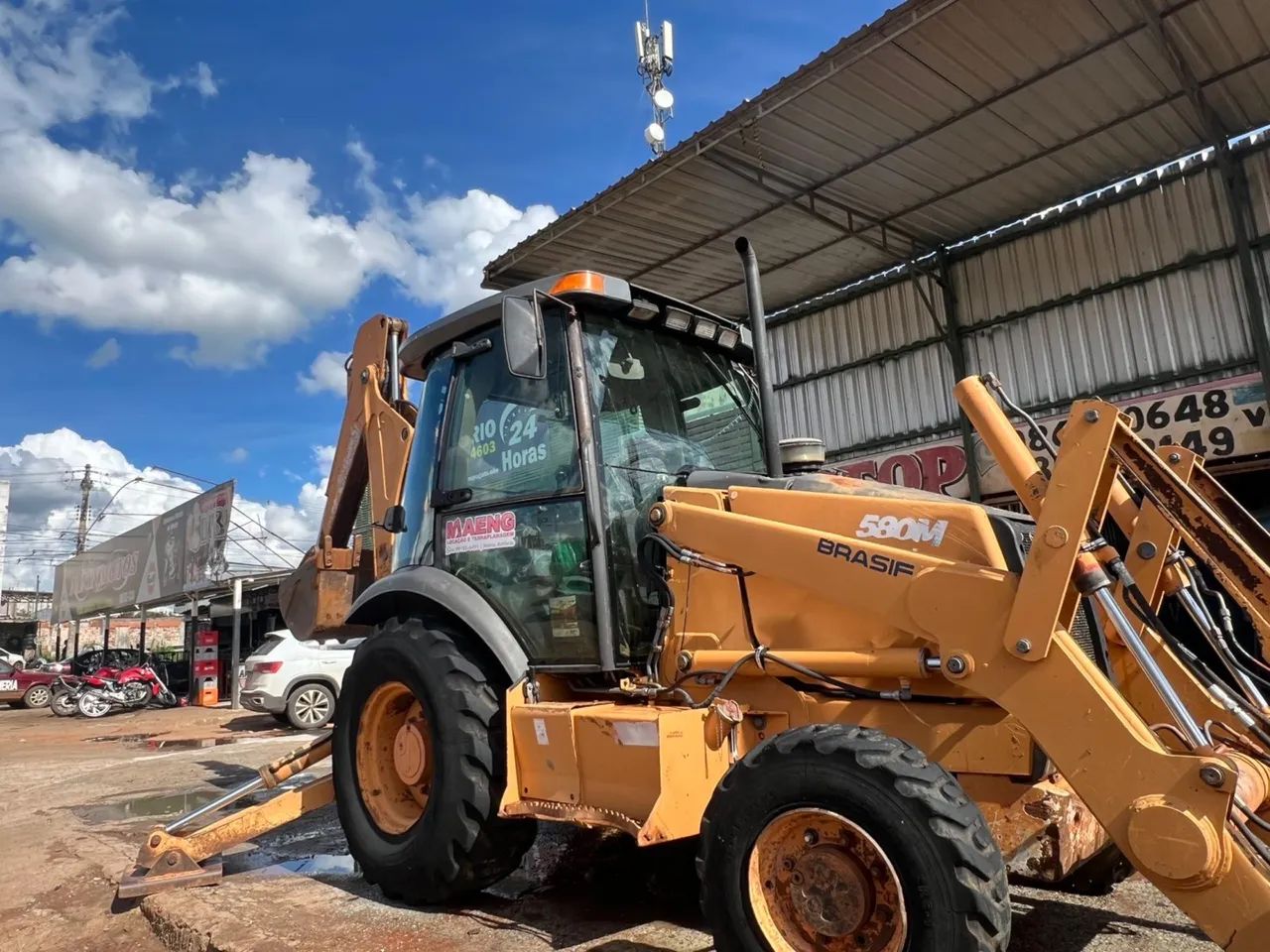Retroescavadeira CASE 4x4 TURBO 2 alavancas 