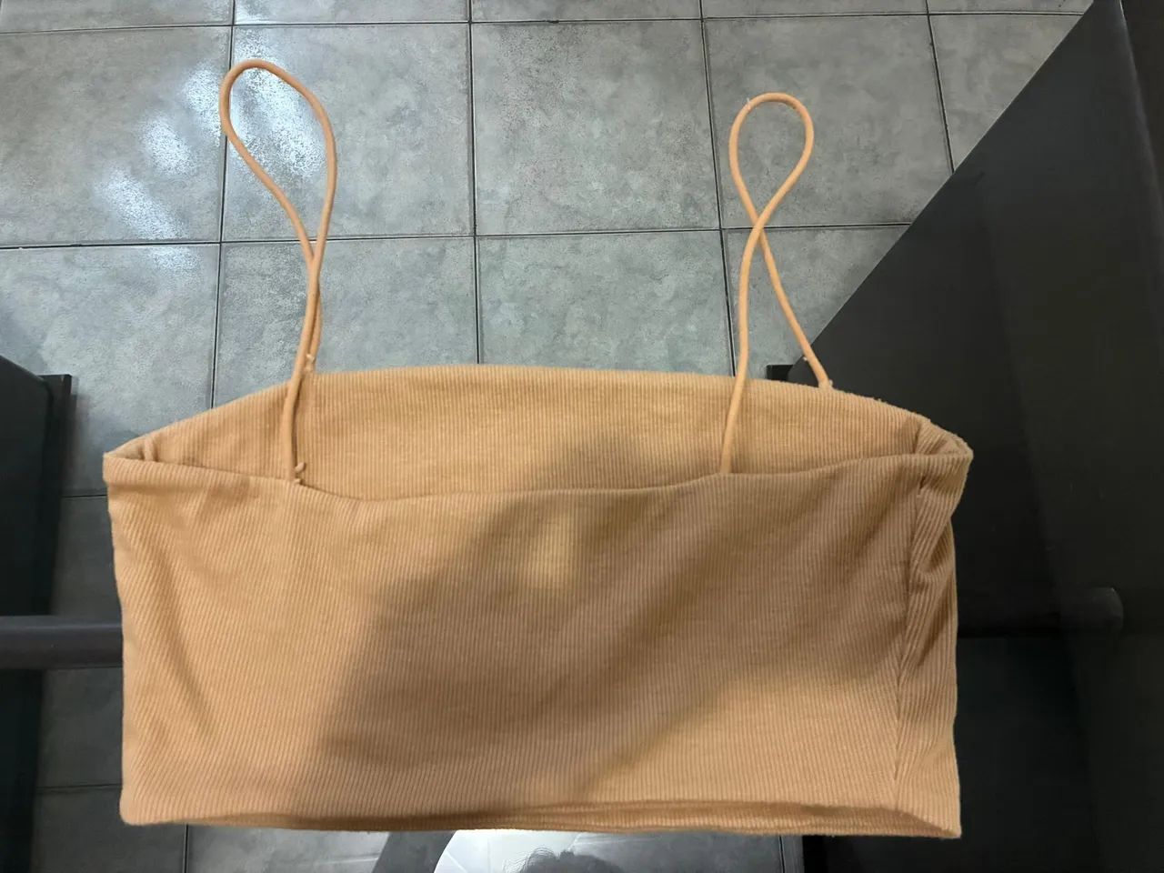 Top faixa bege com alças finas  - Foto 2