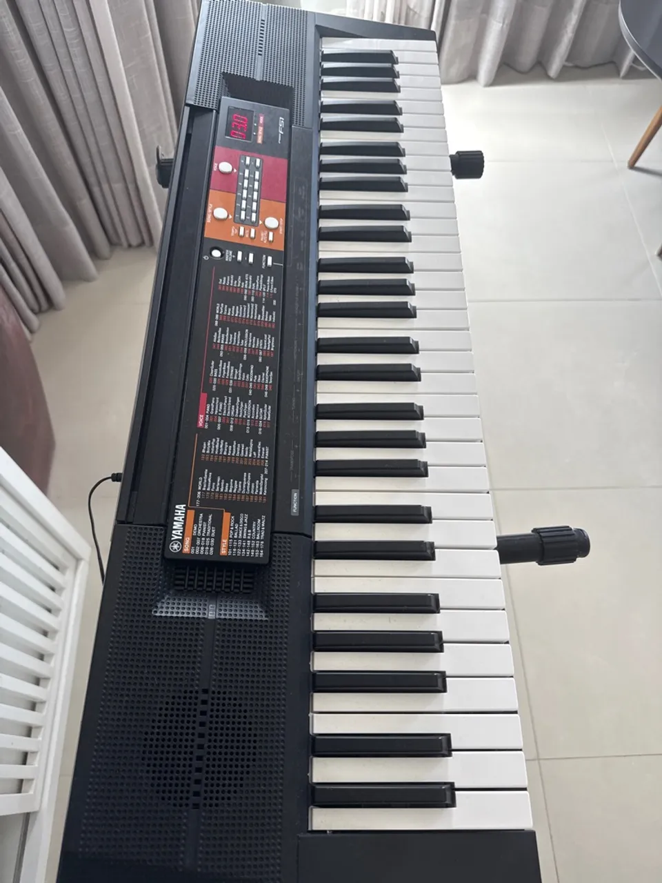 Teclado Yamaha PSR- F51