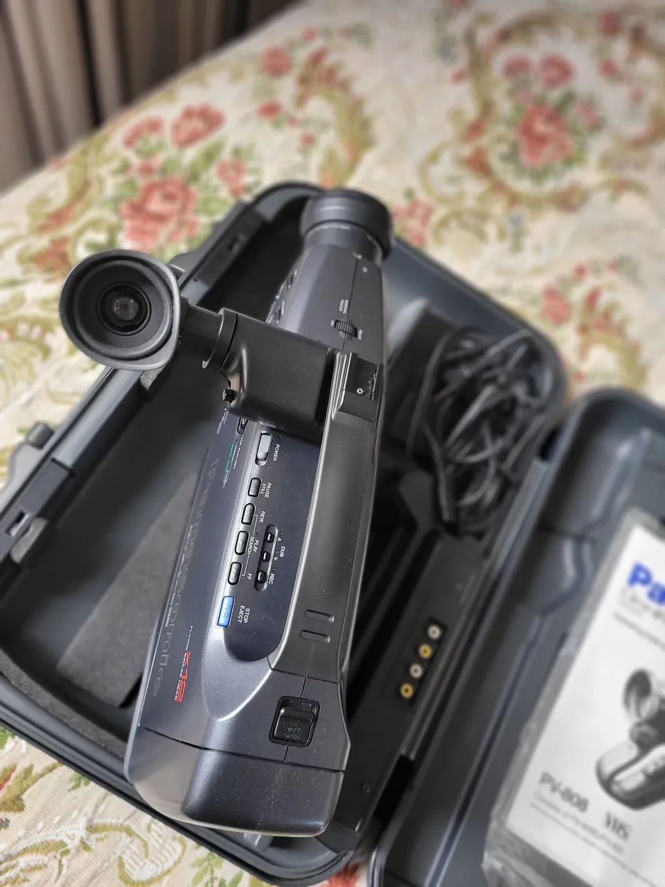 Filmadora Panasonic OmniMovie VHS PV-808 - Foto 3