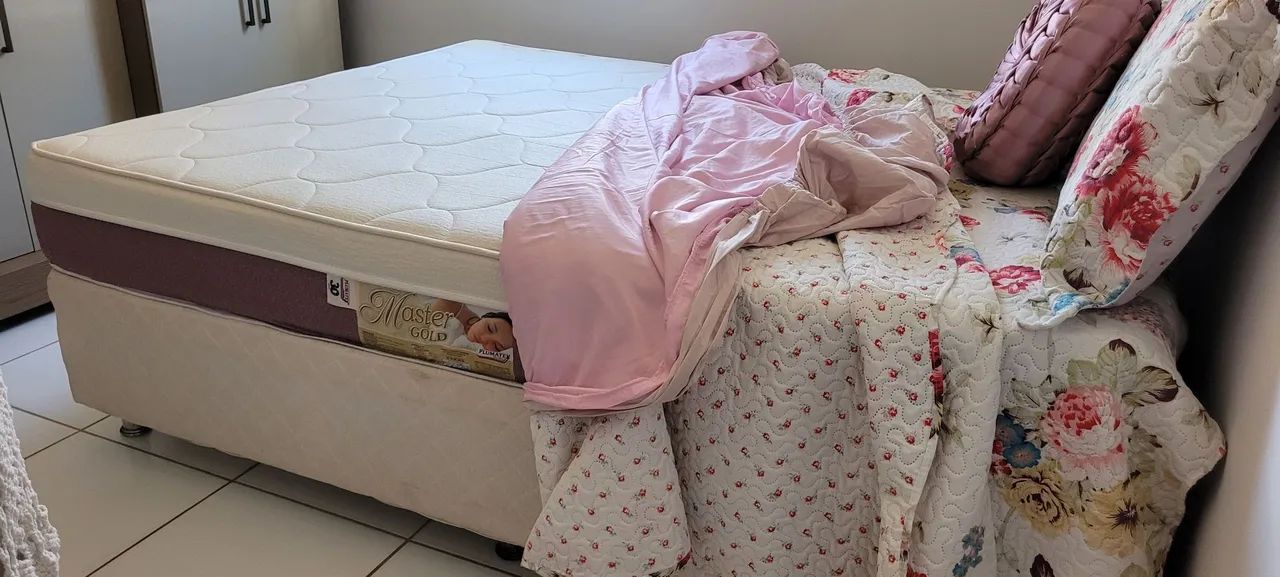 Cama Box Queen + Mini Sofá Retrô - Foto 3
