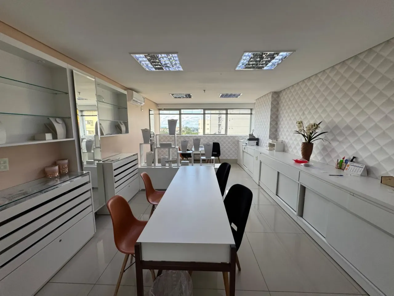 Sala Comercial Setor Marista Sala comercial com null Quarto(s) e null banheiro(s) à Venda,