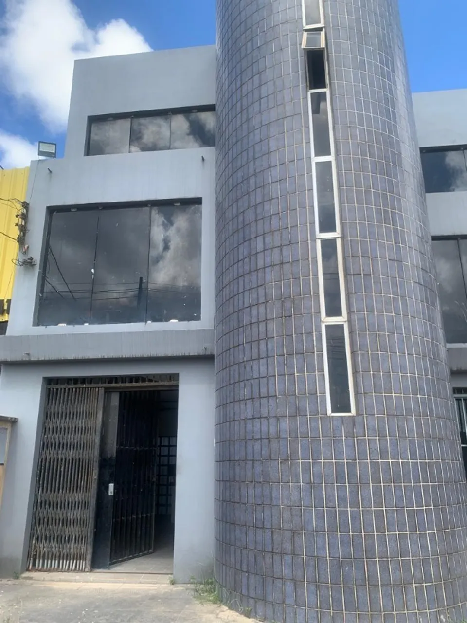 ATENÇÃO TENHO VAREIAS SALAS COMERCIAL E GALERIAS PARA ALUGAR