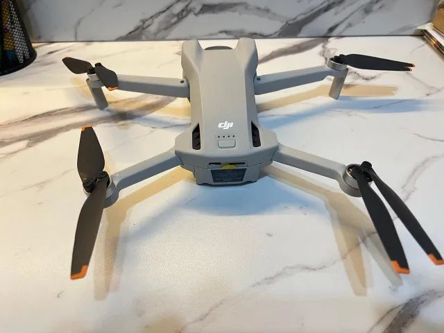DJI Mini 3 with screen remote controller and Combo Plus (3 batteries with 8 cycles)64308895202051120