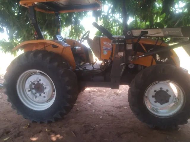 TRATOR VALTRA A750 + LAMINA + ROÇADEIRA
