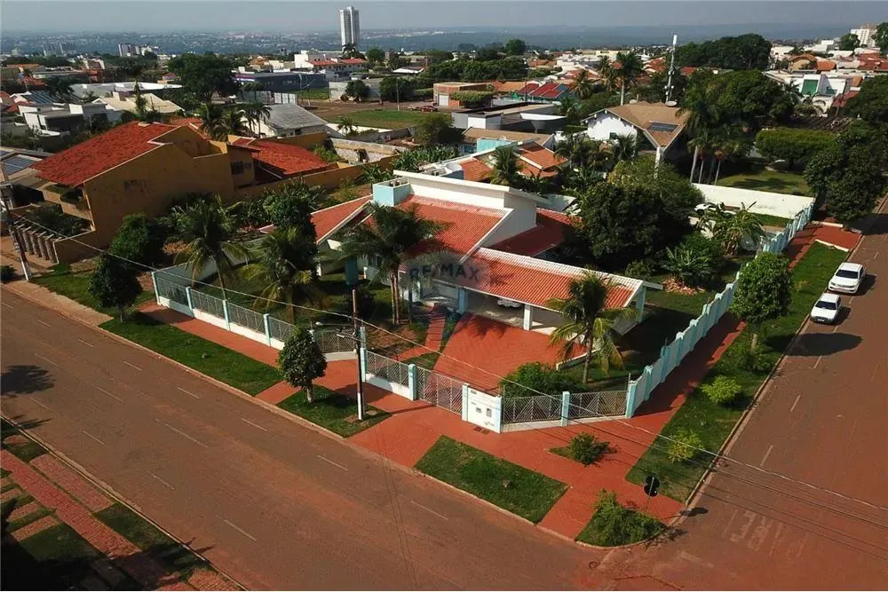 Vende uma casa no Bairro Jardim Santa Marta