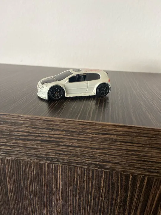Carrinho de Brinquedo Volkswagen Golf