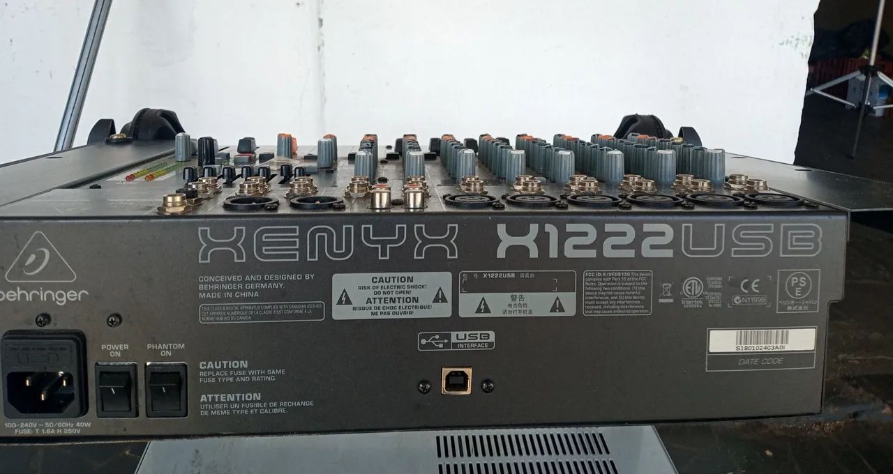 MESA DE SOM BEHRINGER X1222 USB - Foto 2