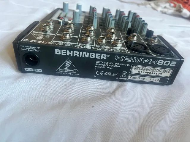 Mesa Behringer Xenyx 802  - Foto 2