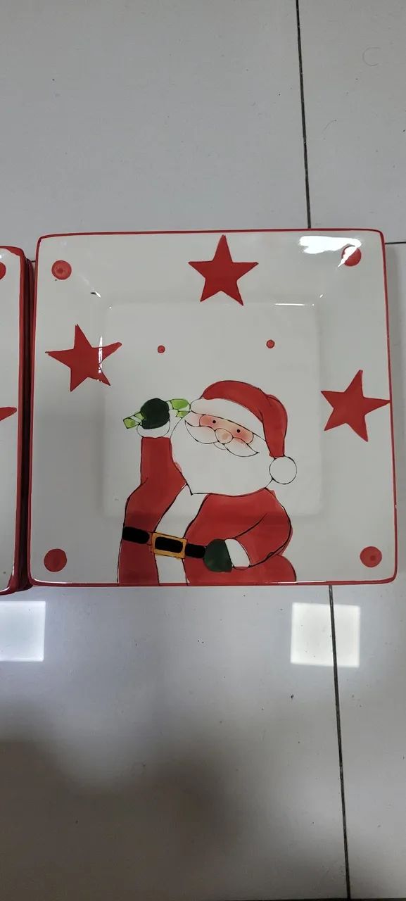 Jogo de pratos natalinos com tema Papai Noel