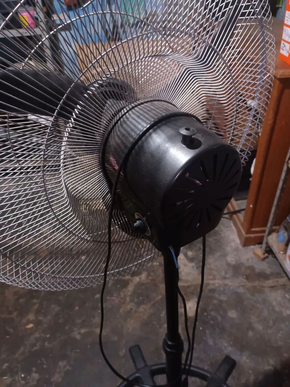 Vendo ventilado ventisol em bom estado, funcionando perfeitamente,, motor novo 220v  - Foto 2