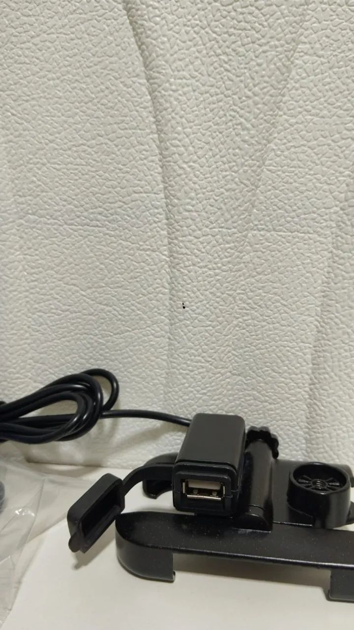 Suporte de Celular para moto com carregador - Foto 4