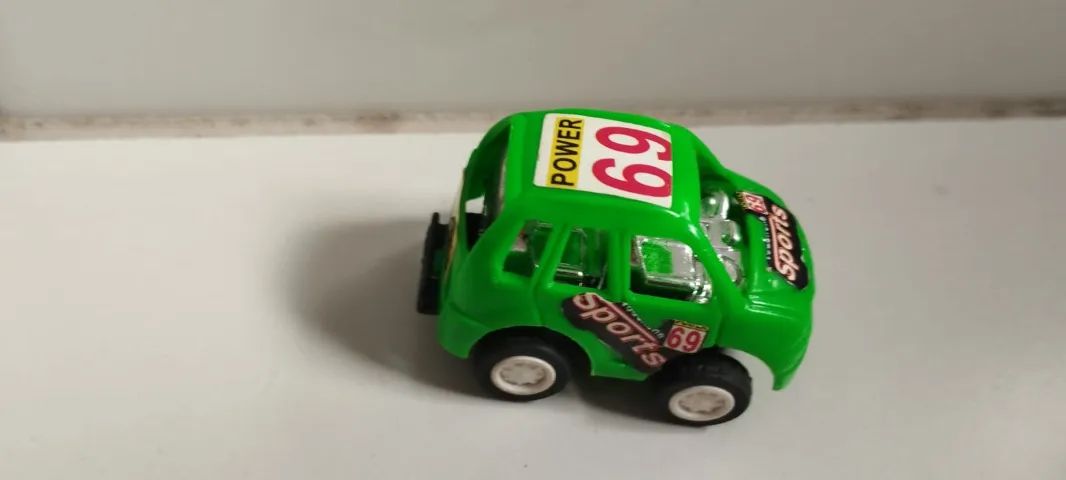 Mini carrinho com fricção