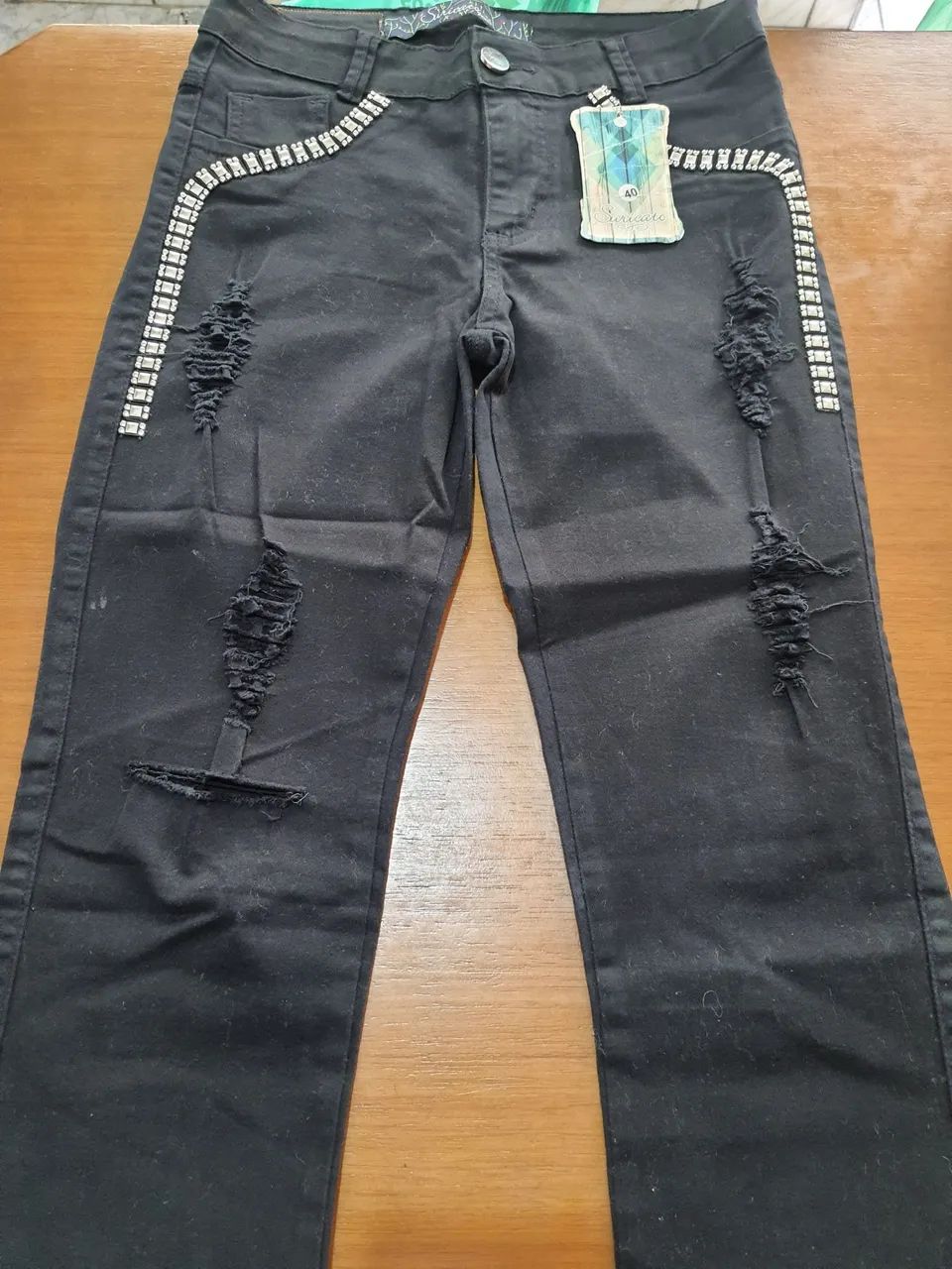Calça Jeans Preta Destroyed com Detalhes