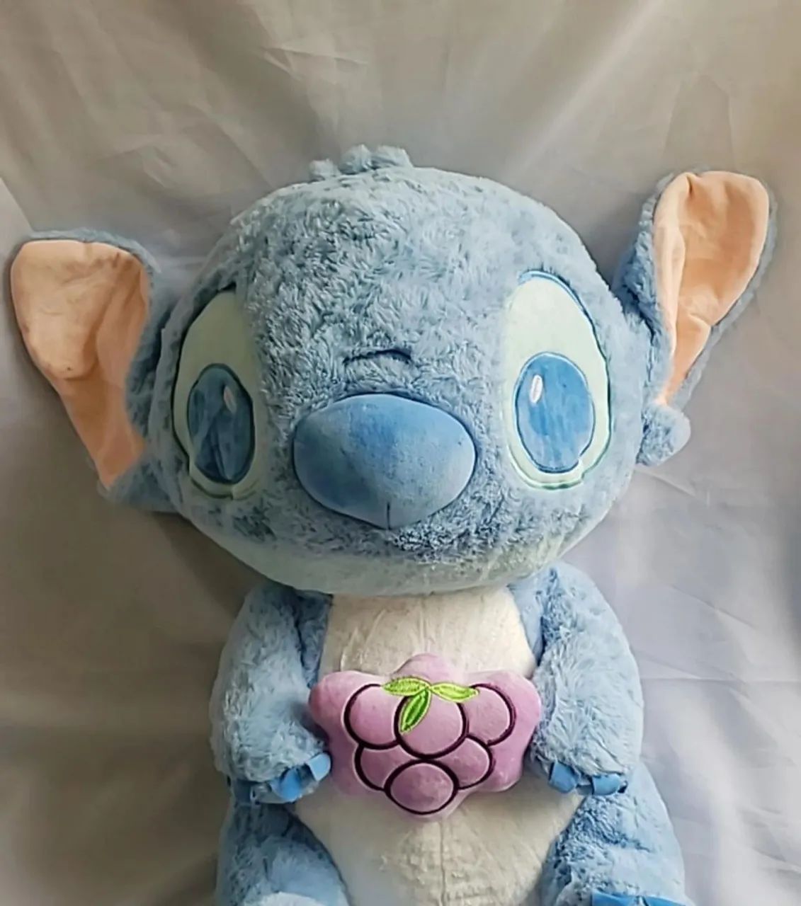 Big pelucia Stitch  Com uva ursinho urso  - Foto 2