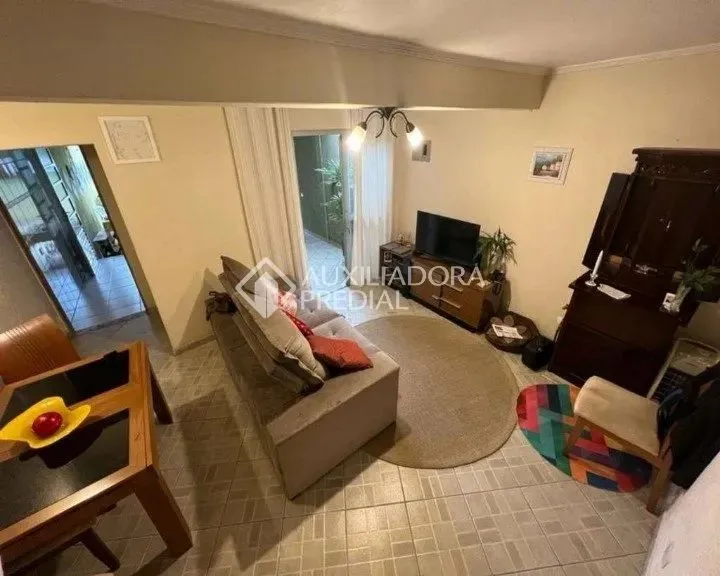 Sobrado à Venda no Taboão com 3 dormitórios e 140 m² de área útil disponível