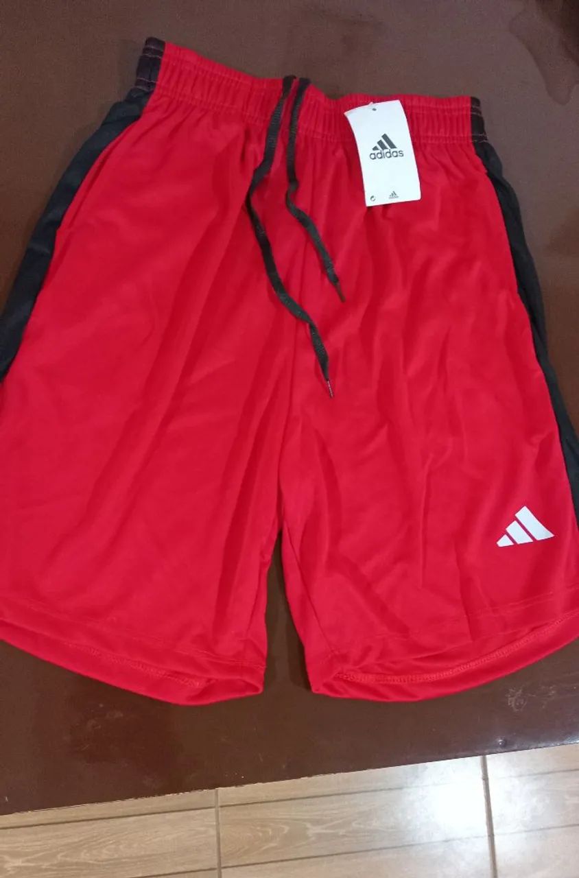 Shorts Adidas Vermelho com Detalhes