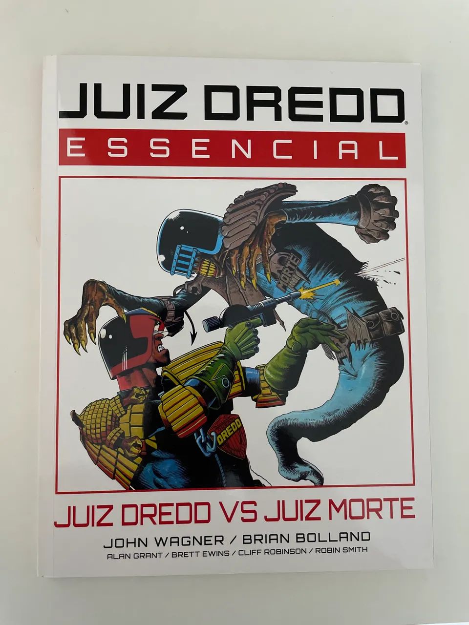 Juiz Dredd Essencial - Juiz Dredd vs Juiz Morte 