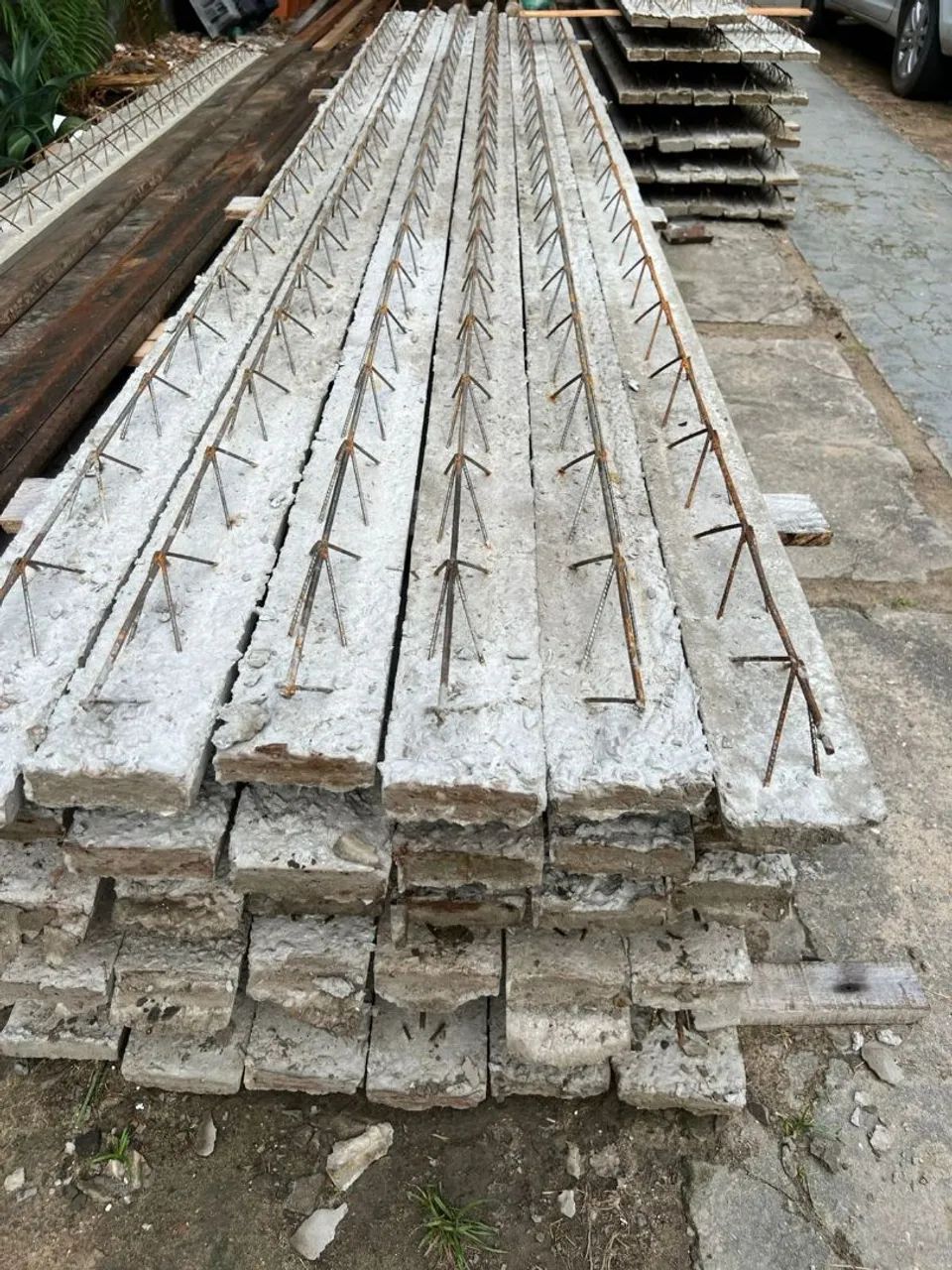 VIGOTAS PARA LAJES - 10,00 REAIS O METRO - Foto 3