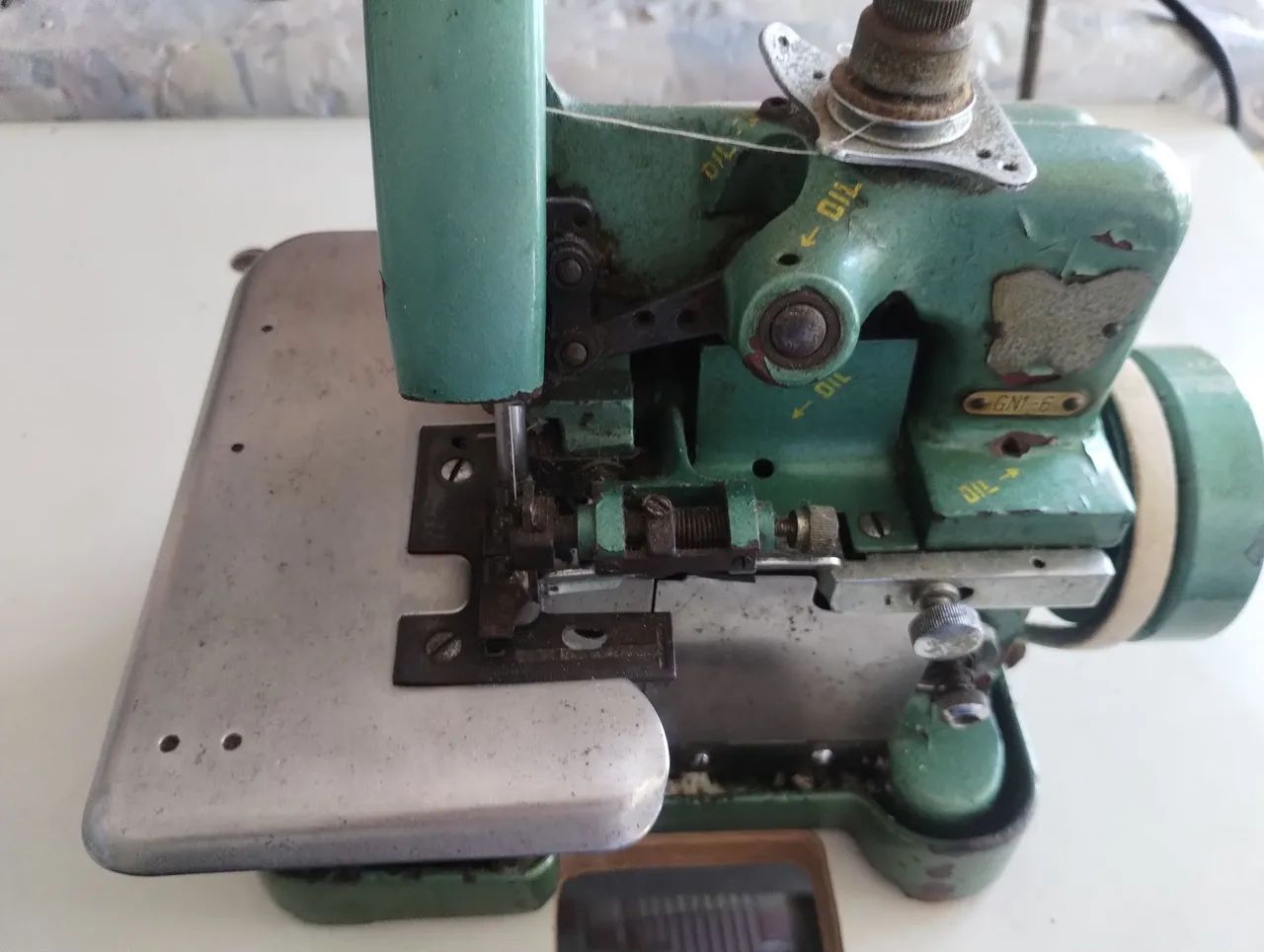 Marquinha de costura overloque em bom estado  - Foto 2