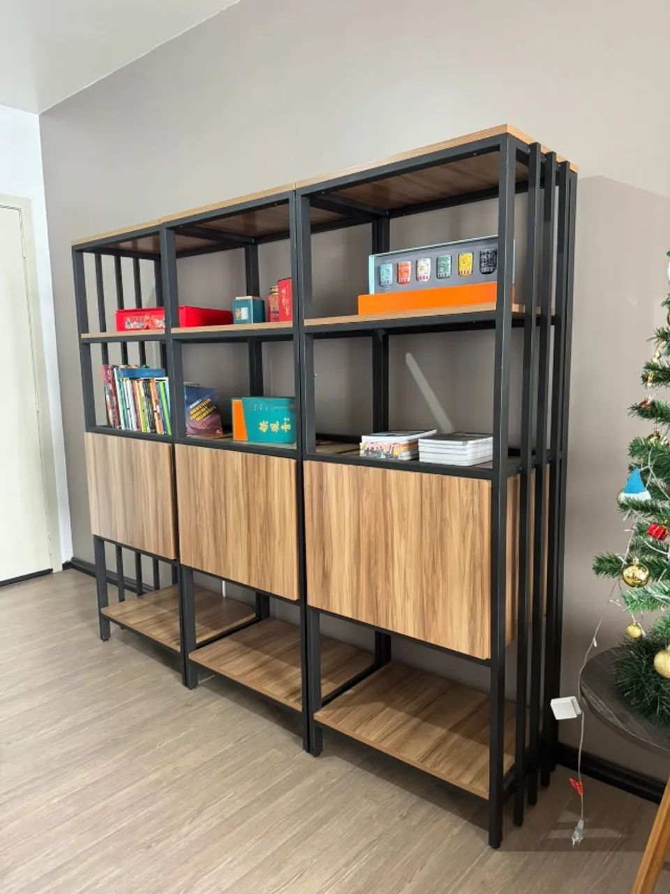 Estante estilo Industrial em três módulos separados 64842836579715121