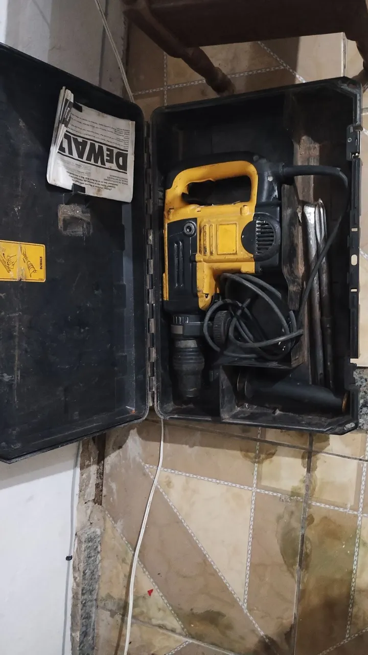 Martelo perfurador Dewalt