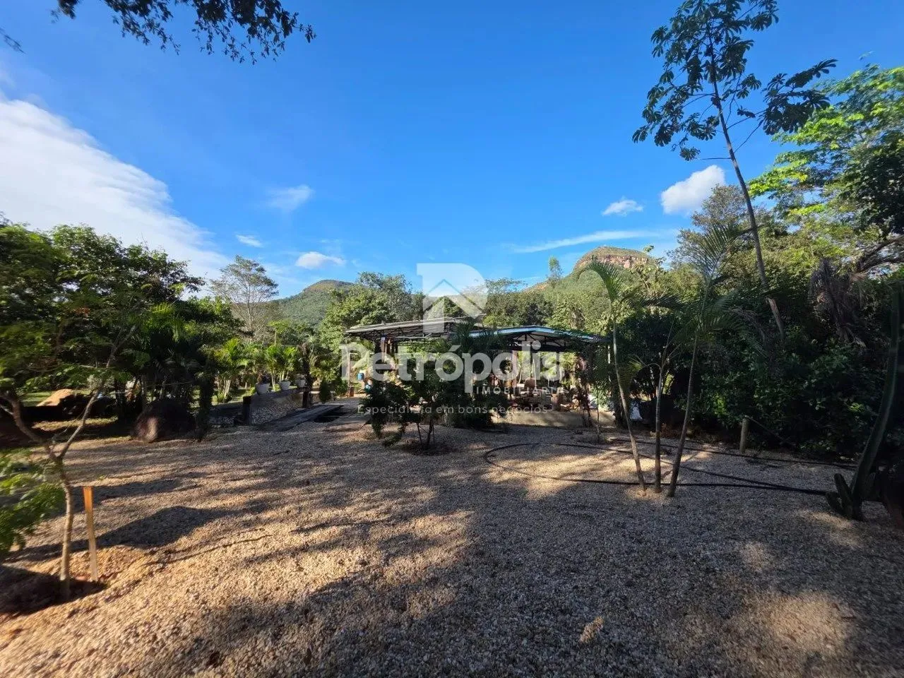Belíssima Chácara no Vale da Cachoeira com Vista para o Cristo com área total de 48.000,00