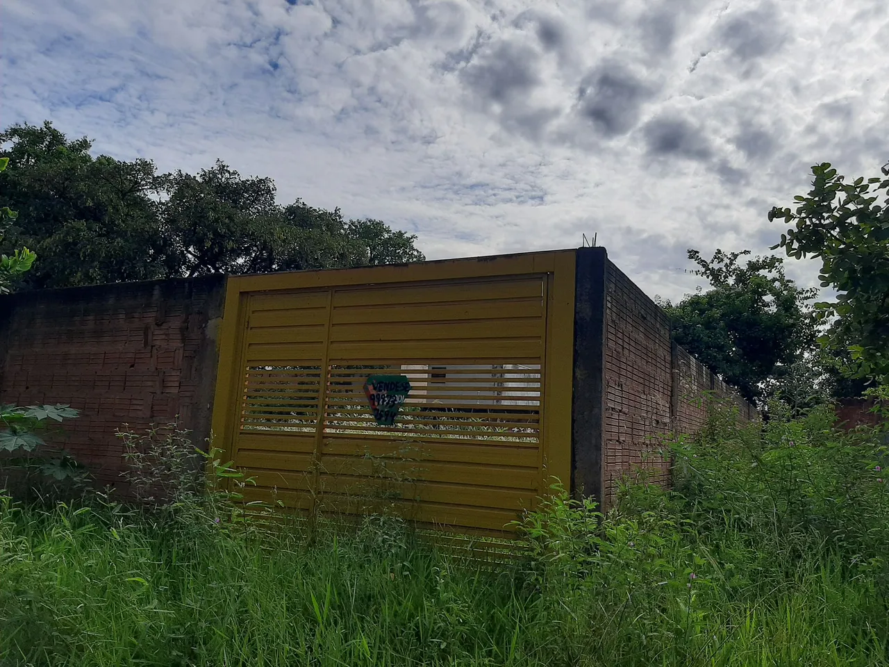 Vende-se dois terrenos jardim Novo seculo
