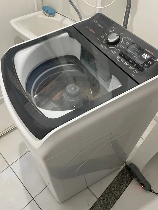 Máquina de Lavar Electrolux 14kg - Jet&Clean - Foto 3