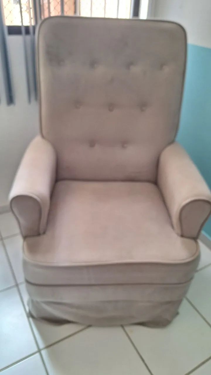 Poltrona de amamentação com puff - Foto 3