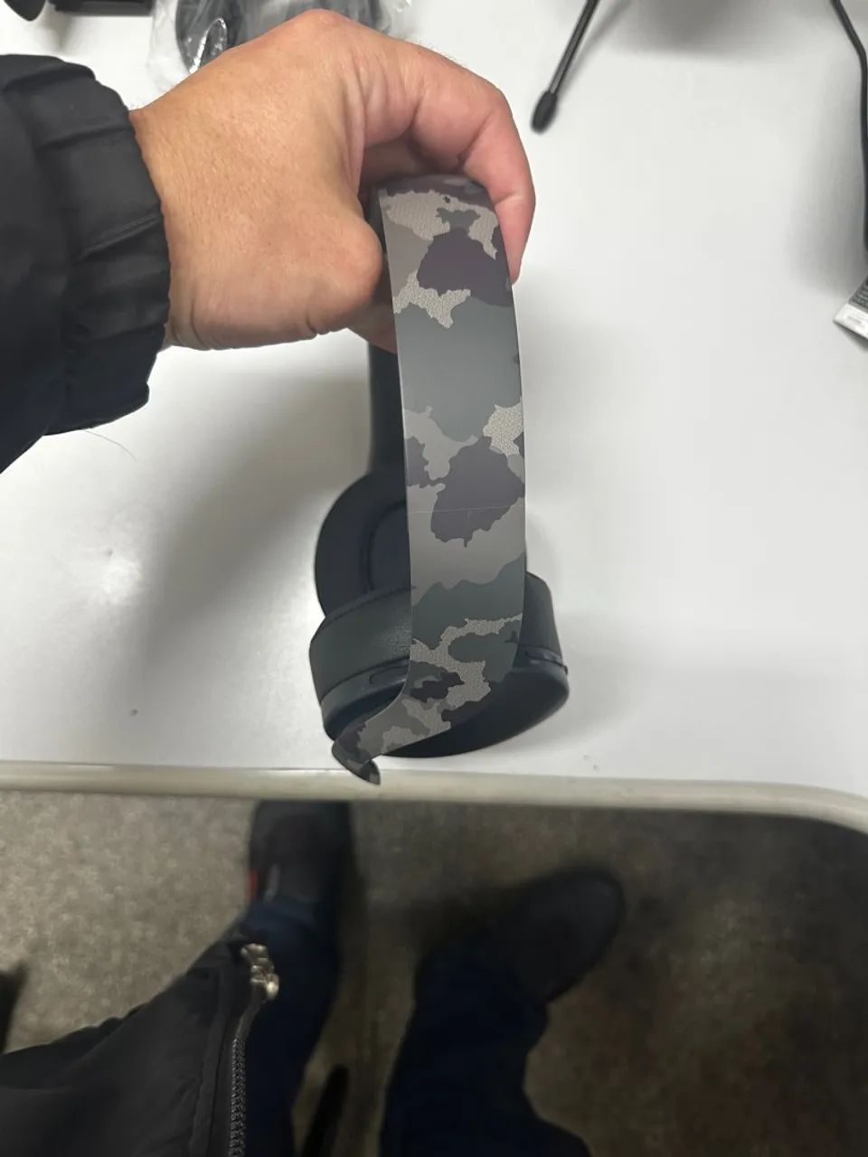 Headset Sem Fio Sony Pulse 3d Cor Cinza Camuflado Ps5 - Foto 2