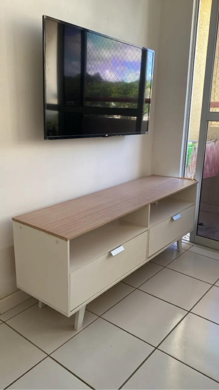 Rack moderno branco para TV