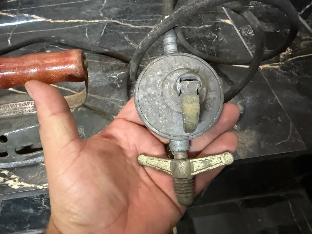 Ferro de Passar Chama Forte Antigo - Foto 2