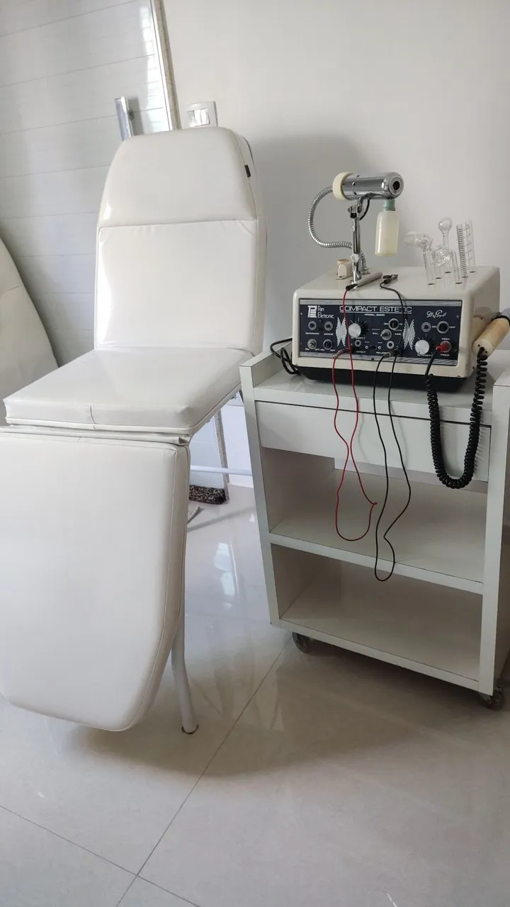 Combo Estética: Maca + Aparelho Pan Eletronic + Mesa Auxiliar com Rodinhas
