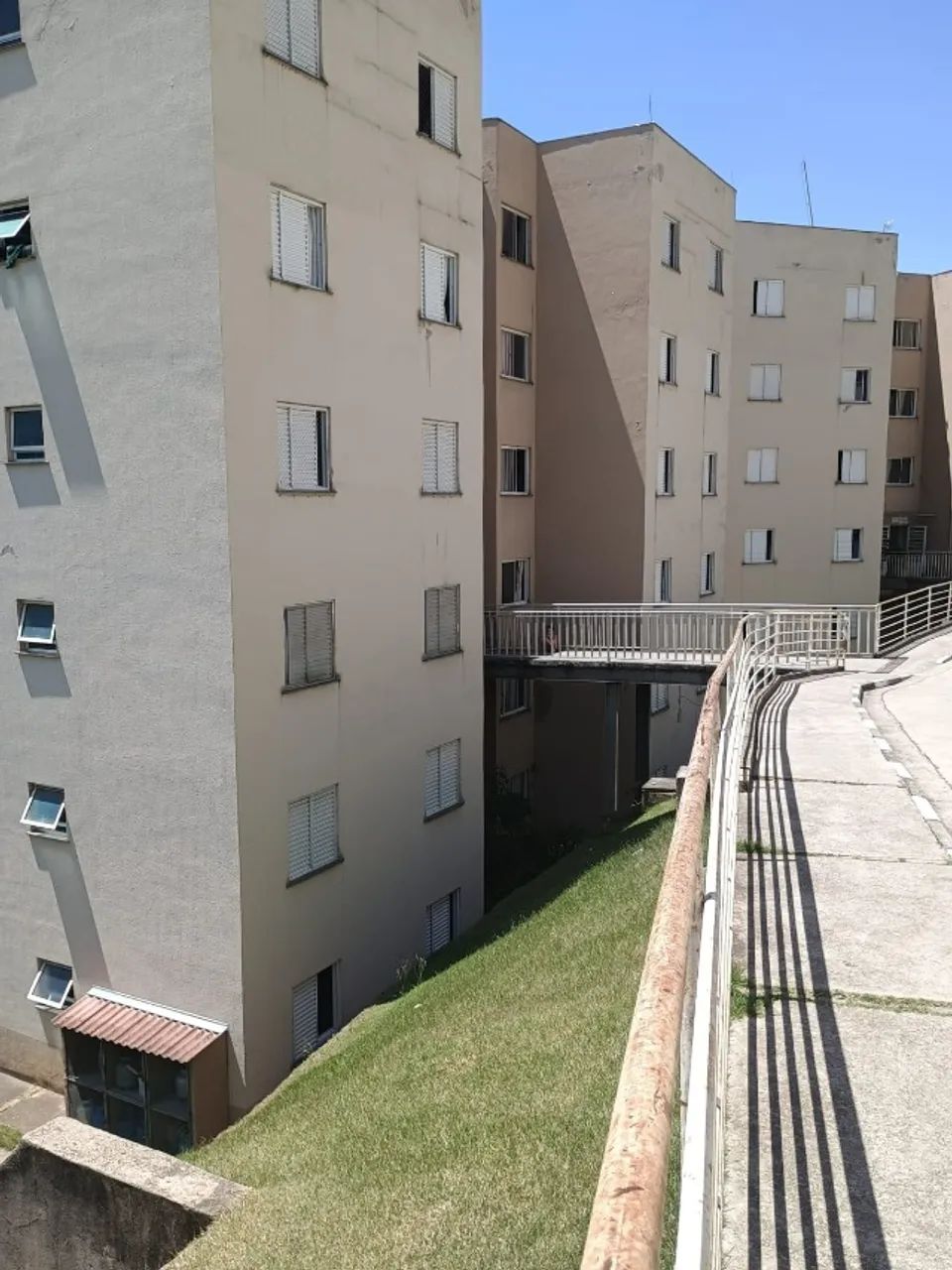 Vende-se apartamento em Cotia