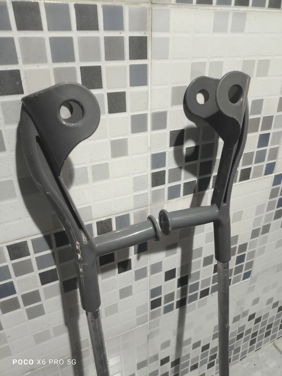 Muletas para auxiliar na locomoção *  - Foto 3