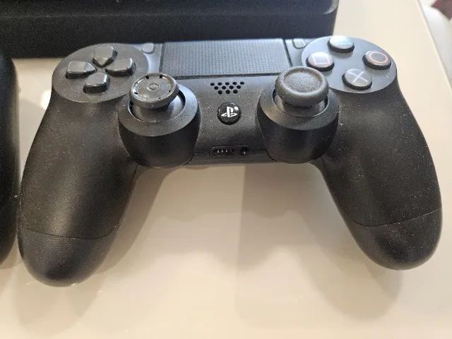 Playstation 4 slim 1tb + 2 controles, gran turismo e ace combat - Foto 3