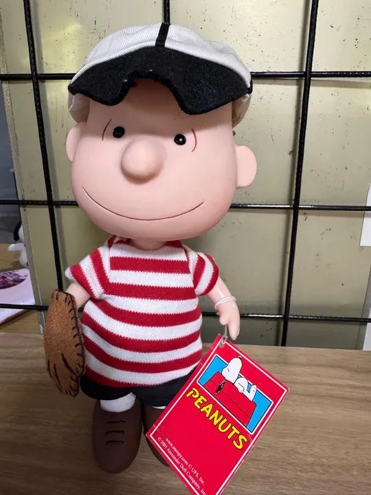 Linus Hobbies Boneco Linus Van Pelt. A turma de Charlie Brown Peanuts - Hobbies e ...