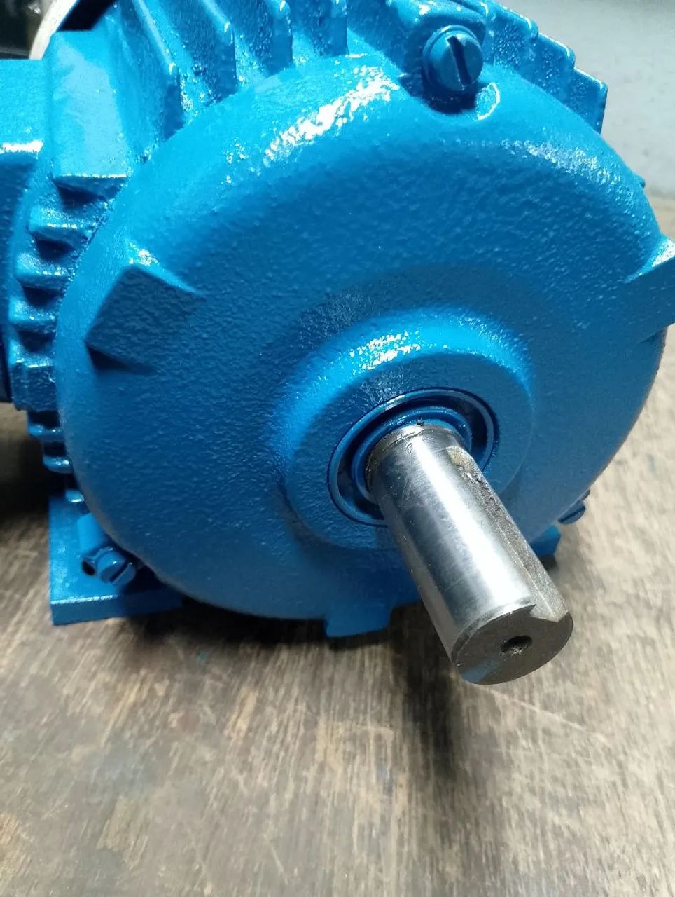 Motor elétrico trifásico 2 cv 4 polos - Foto 3