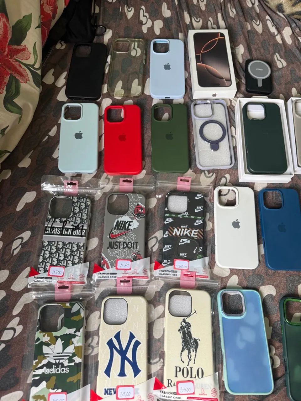 iPhone 16 pro max ,acompanha carregador por indução,e 19 capinhas  - Foto 3