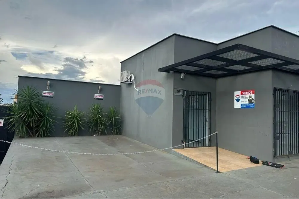 ÁREA COMERCIAL CASA / ESCRITÓRIO