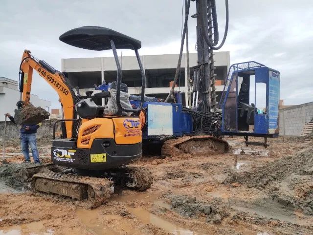 Vendo Mini escavadeira 1.8t   - Foto 2