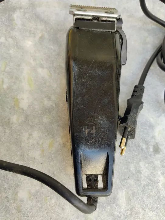 Máquina de cortar cabelo - profissional -  ideal para uso doméstico - Foto 2