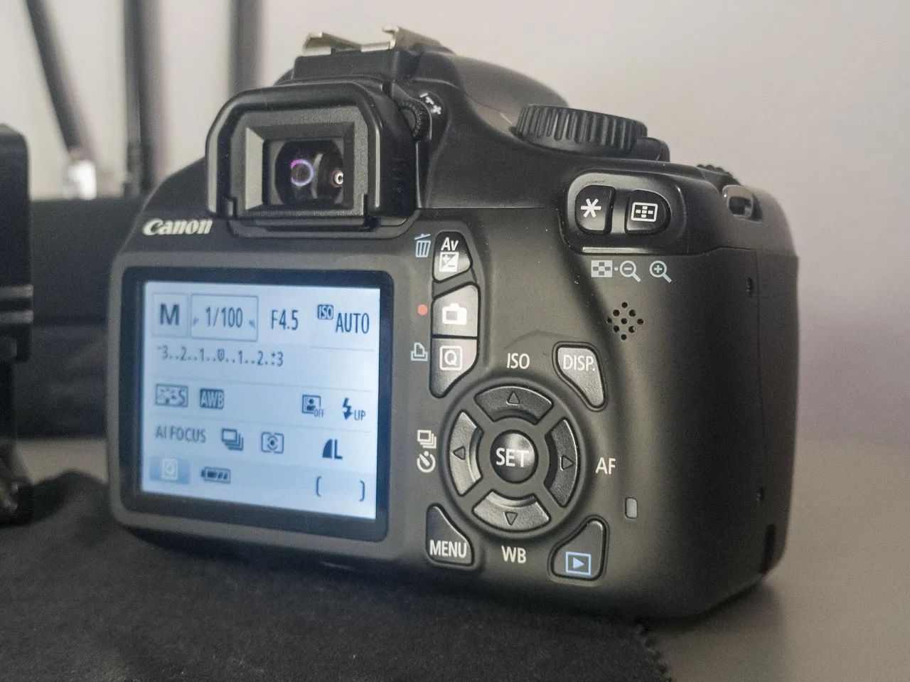 Canon T3 + 18-55mm f/3.5-5.6 IS II - Foto 3